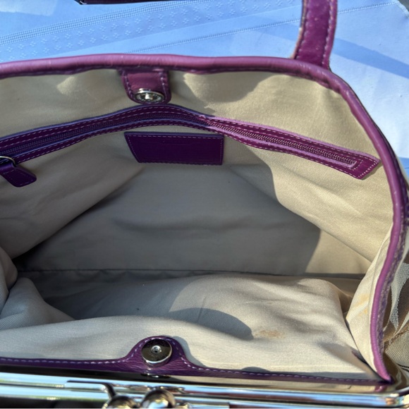 Coach VGUC Kiss lock bag - Picture 12 of 16